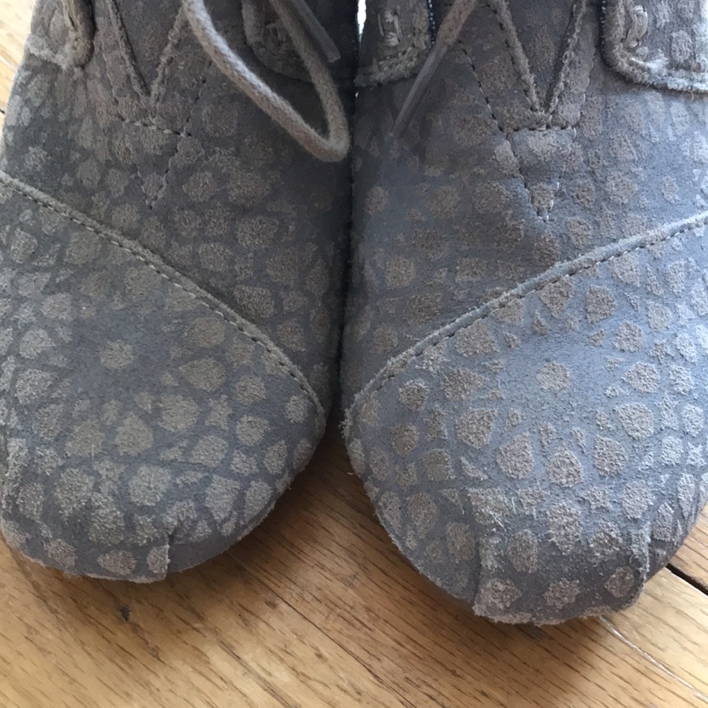 Toms Taupe Moroccan Desert Wedge - Picture 7 of 10